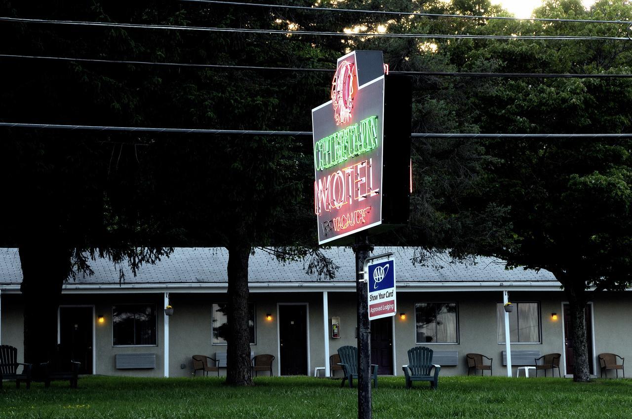 The Chieftain Motel Watkins Glen Dış mekan fotoğraf